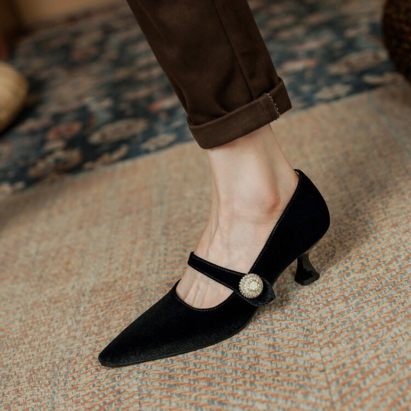 Weinrote Mary-Jane-Schuhe mit  – Mary Jane Shoes Bewertung und Preis