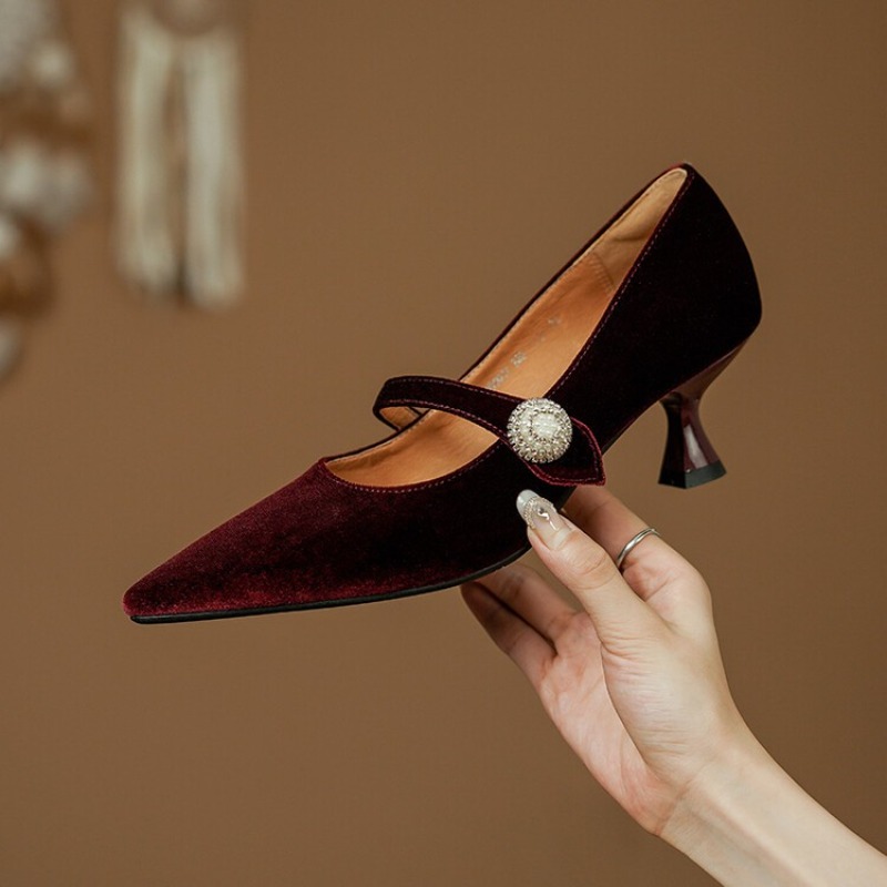 Weinrote Mary-Jane-Schuhe mit  – Mary Jane Shoes Bewertung und Preis