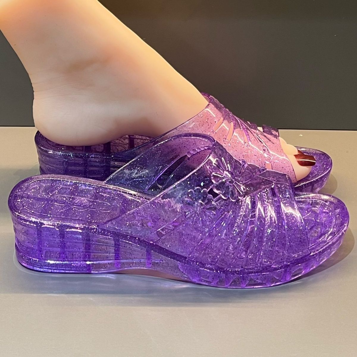 Modische Lila Glitzer-Keilsand – Women Shoes Mules Bewertung und Preis