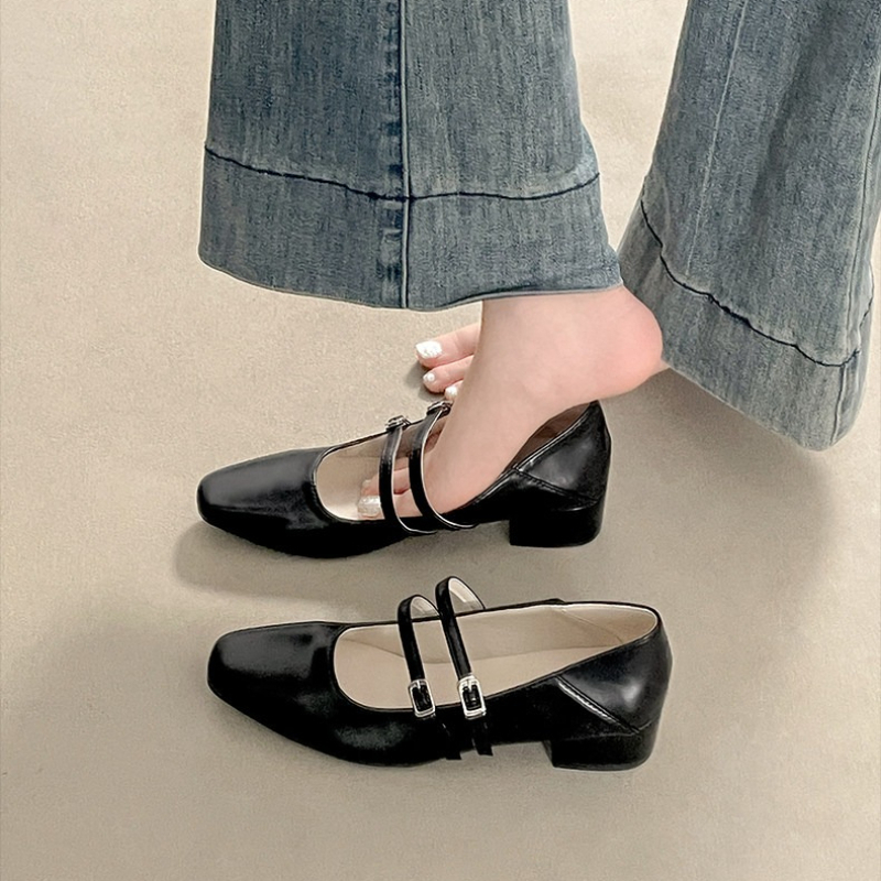 Silberne Mary-Jane-Schuhe für  – Mary Jane Shoes Bewertung und Preis
