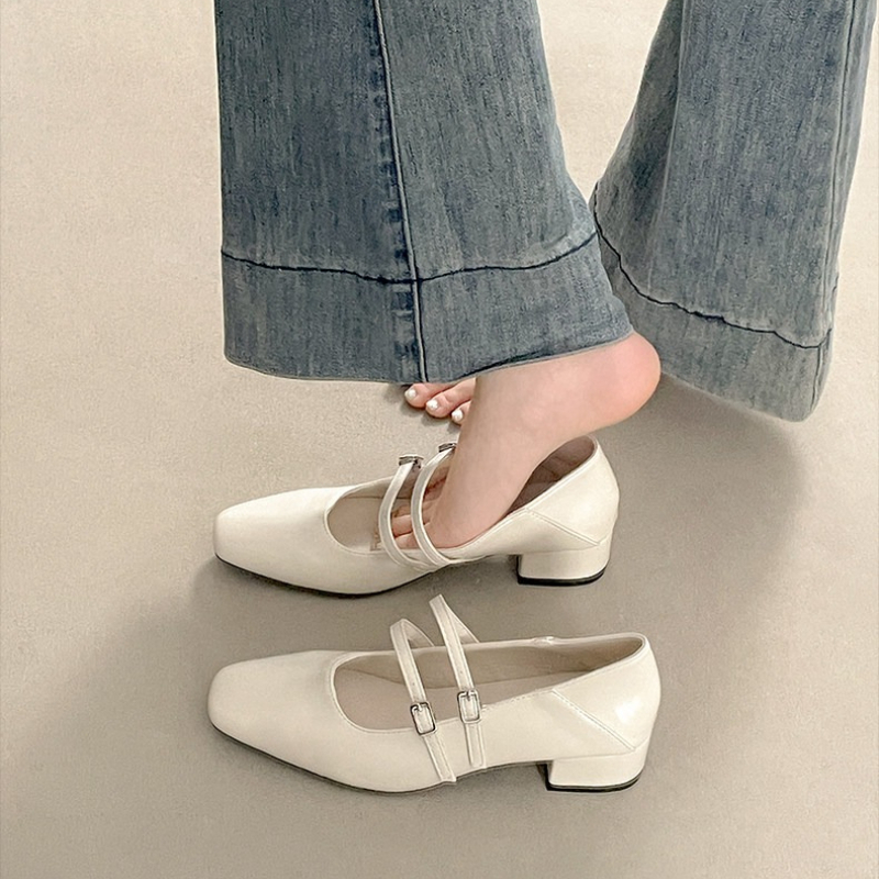 Silberne Mary-Jane-Schuhe für  – Mary Jane Shoes Bewertung und Preis